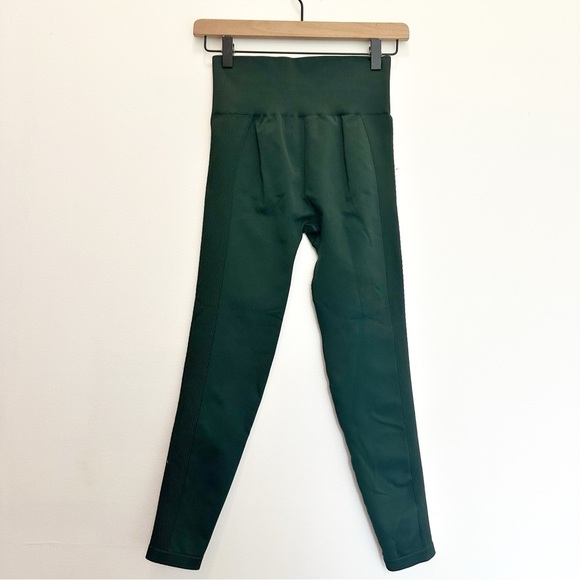 Abercrombie YPB seamlessCORE 7/8 Length Leggings Forest Edge Green Active Gym - Picture 3 of 10